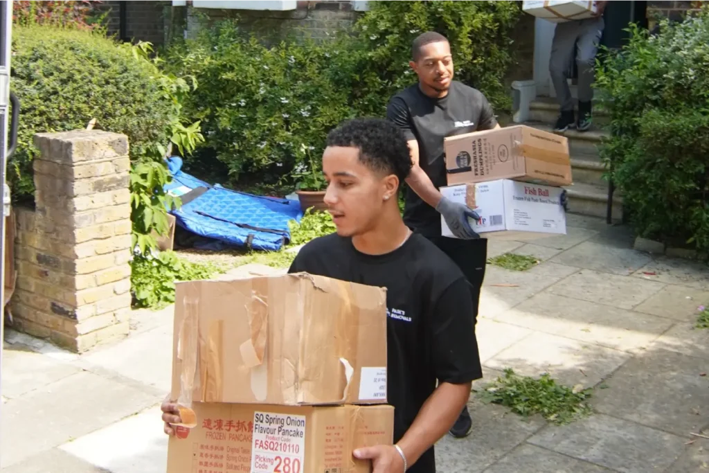 Pasks Removals London - Guide on what can fit in a packing box